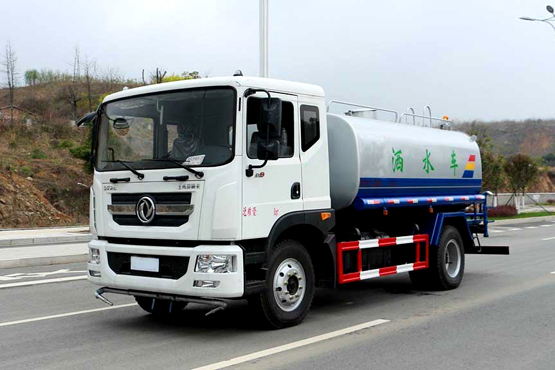 怎樣排除灑水車柴油機(jī)過早、過遲的噴油現(xiàn)象？