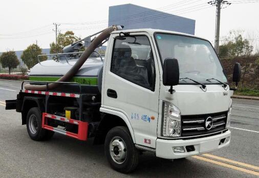 程力威牌CLW5040GXEK6型吸糞車(chē)